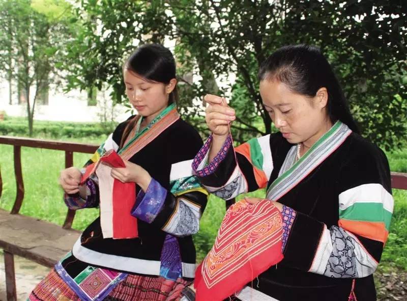 贵州特产一般都有哪些,贵州贵阳青岩古镇有什么特产