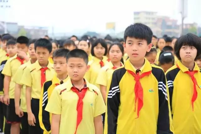 广东最美校服出炉,广东最美中学校服视频