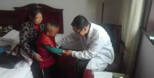 脑瘫儿童爱心公益活动,关爱困境妇女儿童基金募捐倡议书