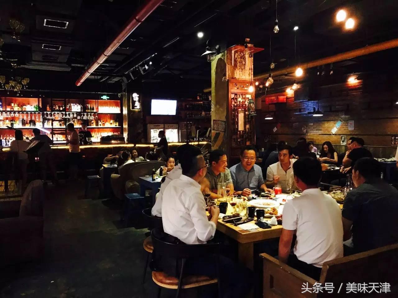 那天明明想要约你喝酒，开口却变成了「要不要一起吃饭」，酒馆中的美味派，夜宵中的狂热派，非你莫属