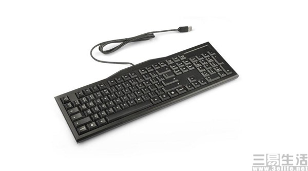 谁说大人不能玩小孩的玩具,谁说成年人就不能穿幼稚的童装