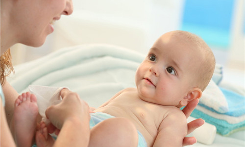 夏天里拉肚子吃什么不拉肚子,预防宝宝拉肚子有五种小妙招