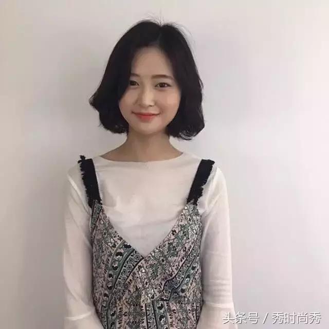 韩系外翻中短发高级感,短发发尾外翻发型