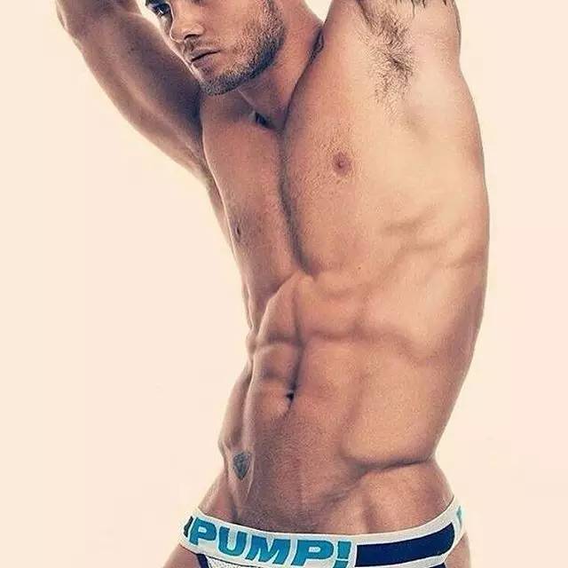 谁说练肌肉一定要去健身房,练肌肉别傻傻去健身房