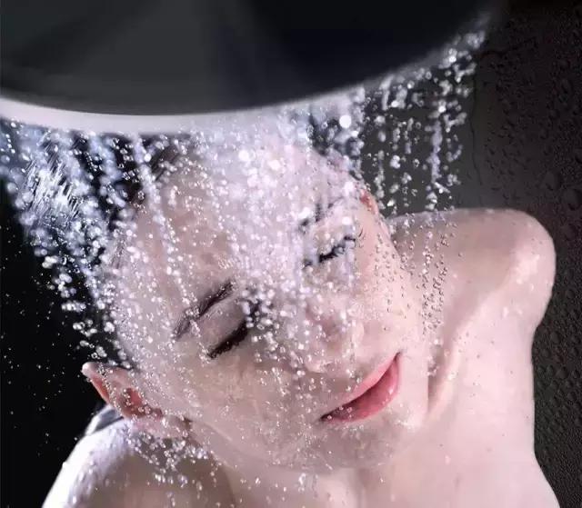 花洒出水量小怎么解决,电热水器花洒出水量少怎么办