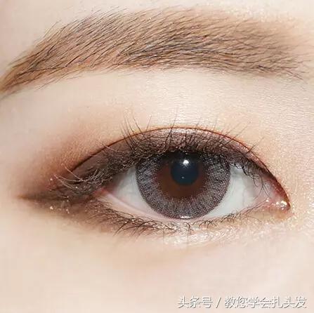 编发教程自己也可以扎鱼尾辫哦,编头发简单又好看鱼尾辫