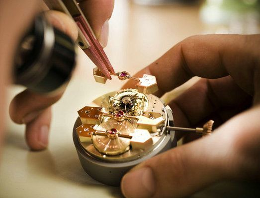 浪琴心月石英机芯怎么换电池,浪琴手表l47094电池价格