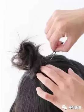 小女童发型绑扎方法丸子头,小孩丸子头扎法中短发简单又好看