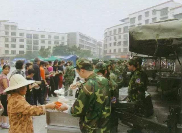 建军90周年：我军“锅碗瓢盆”那些事儿，这回全明白了