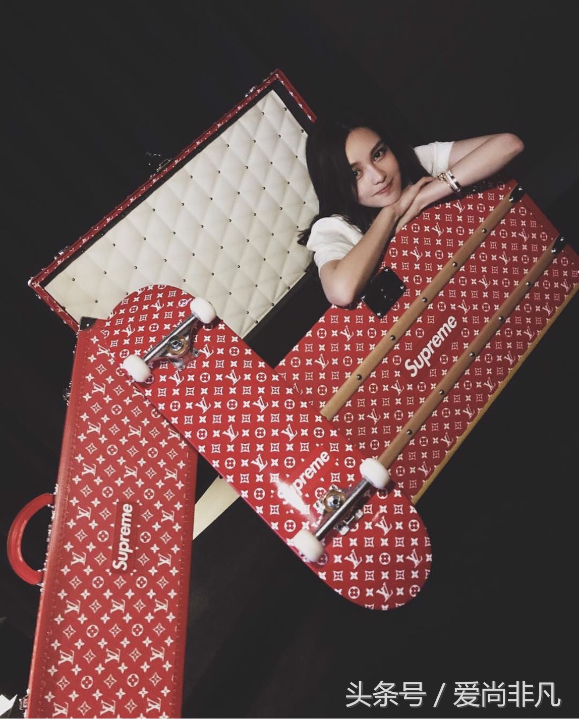 罗志祥收藏的熊玩具,罗志祥supreme红箱