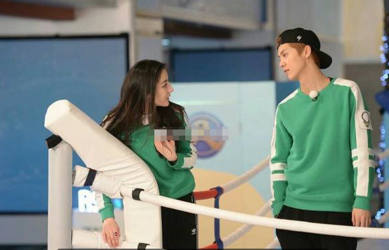 鹿晗和热巴的热情互动,鹿晗对热巴的感动瞬间