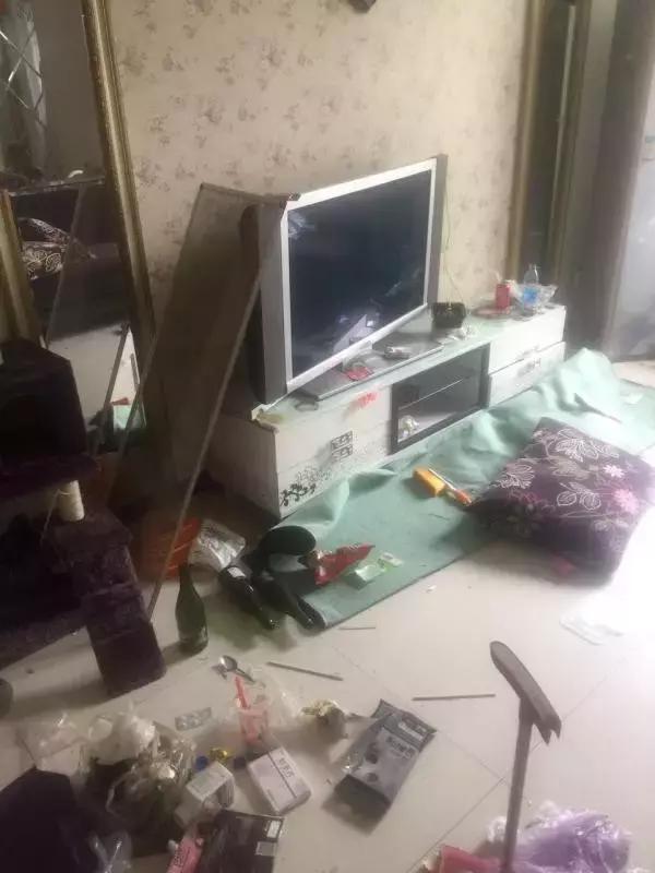 小伙把新房租给90后漂亮的女生,男子把房子租给一个女生