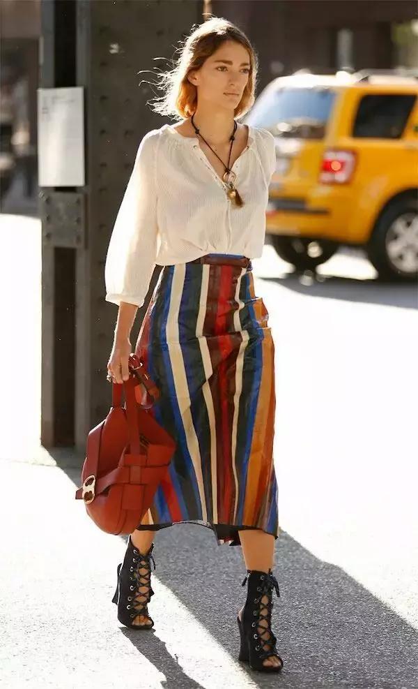 上班打扮小点还是成熟点好,上班look整套