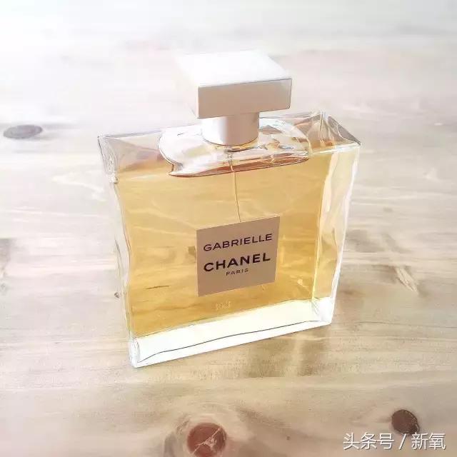 原来刘诗诗就是用了这些化妆品才让痘痘和闭口消失的？