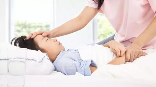 一遇到事小孩就肚子疼怎么解决,孩子碰到肚子当时疼需要检查吗