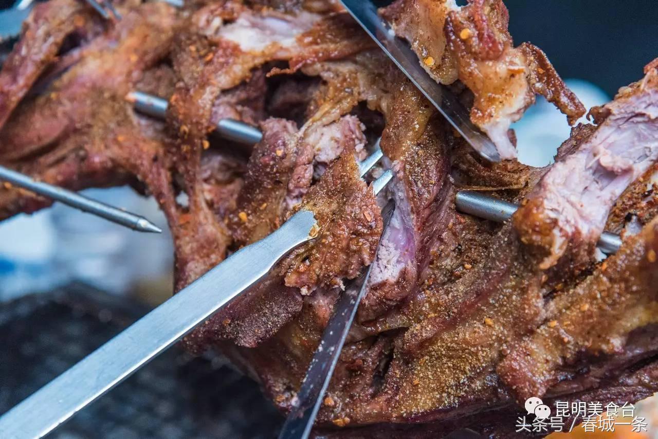 隐藏在昆明村庄里的3家烤羊店，老司机用3个月才找到的