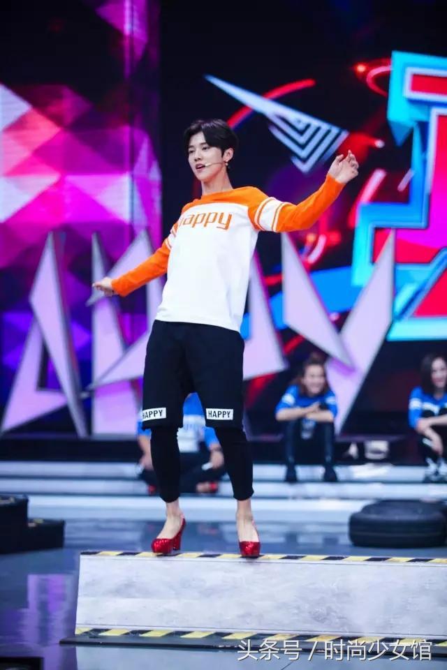 鹿晗小井的蕾丝衫张翰的渔网袜,不是战狼依然够帅