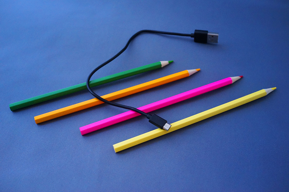 迷你超薄快充大容量充电宝测评,轻磁5000毫安超薄磁吸无线充电宝