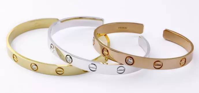 老凤祥足金卡地亚款手镯断裂,老凤祥手镯新款love