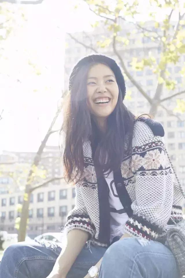 上班打扮小点还是成熟点好,上班look整套