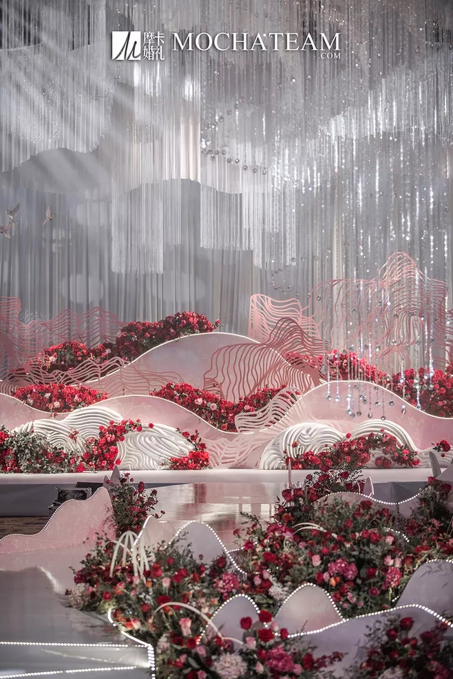 户外婚礼场景布置效果图,红色系婚礼户外布置场景