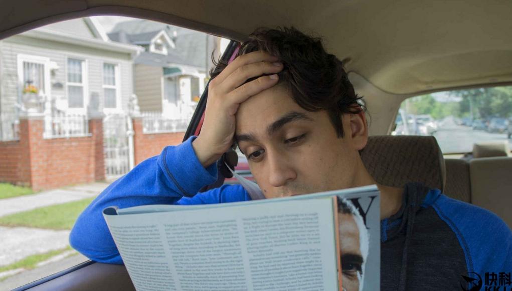 出门晕车最有效的方法,一招搞定晕车呕吐的穴位手腕