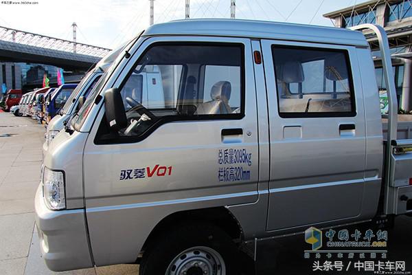 山东汉子栗兴伍的车拉3吨水果，开到80迈一点事没有，你的车呢？