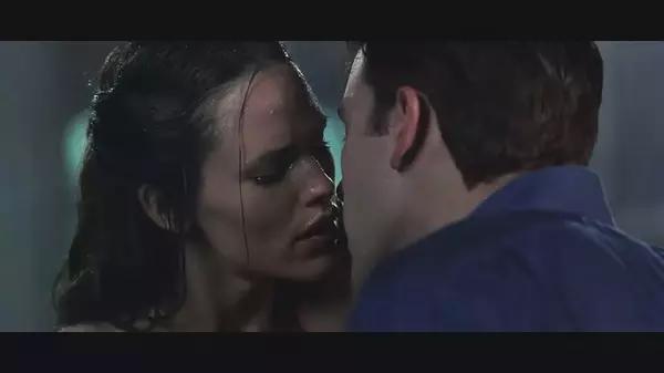 从电影到生活，荧幕情侣假戏真做、他们的定情之作在这里！