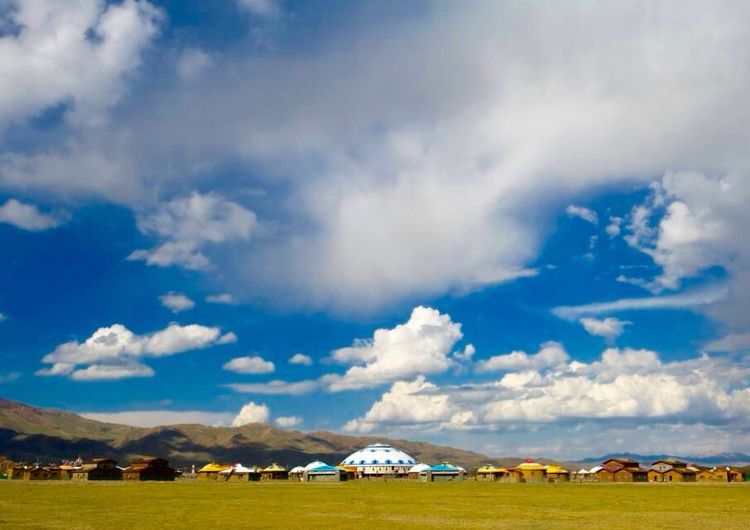 巴音布鲁克最高的山和最长的河,巴音布鲁克的神秘湖泊