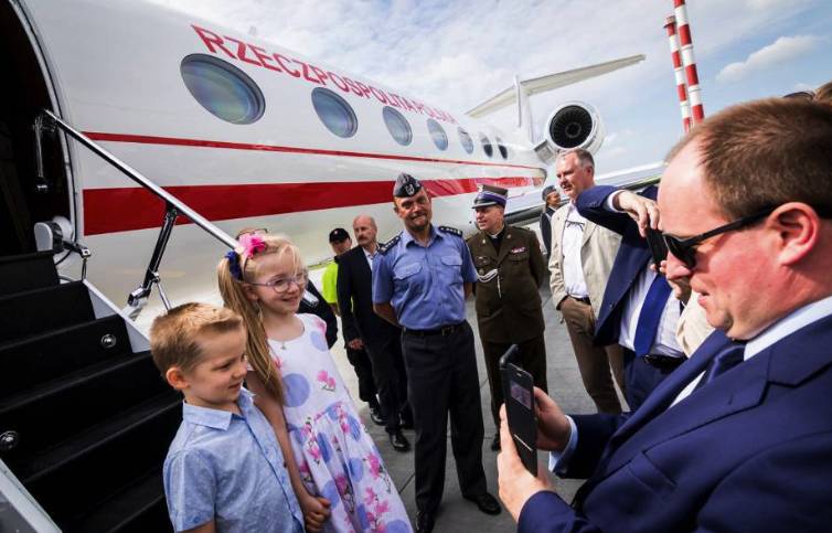 波兰总统终于有了专属飞机了，并且还是马云同款