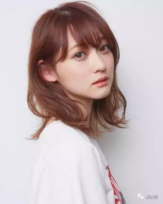 黄皮适合染什么颜色的发色显白,换发色耐看