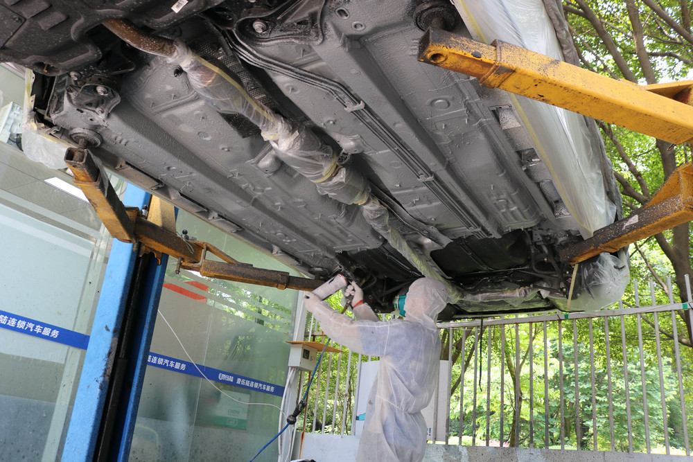 如何选择适合的汽车底盘装甲,底盘装甲和底盘装甲哪个好