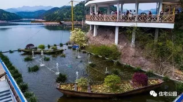 房顶漏水可以铺瓷砖补救吗,房顶漏水从里面补