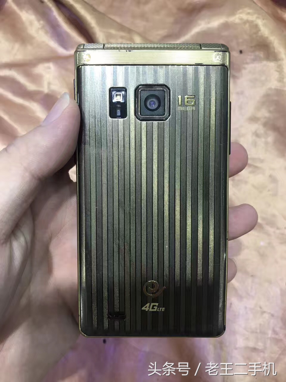 三星翻盖二手手机清仓处理便宜,二手三星手机值得入手吗