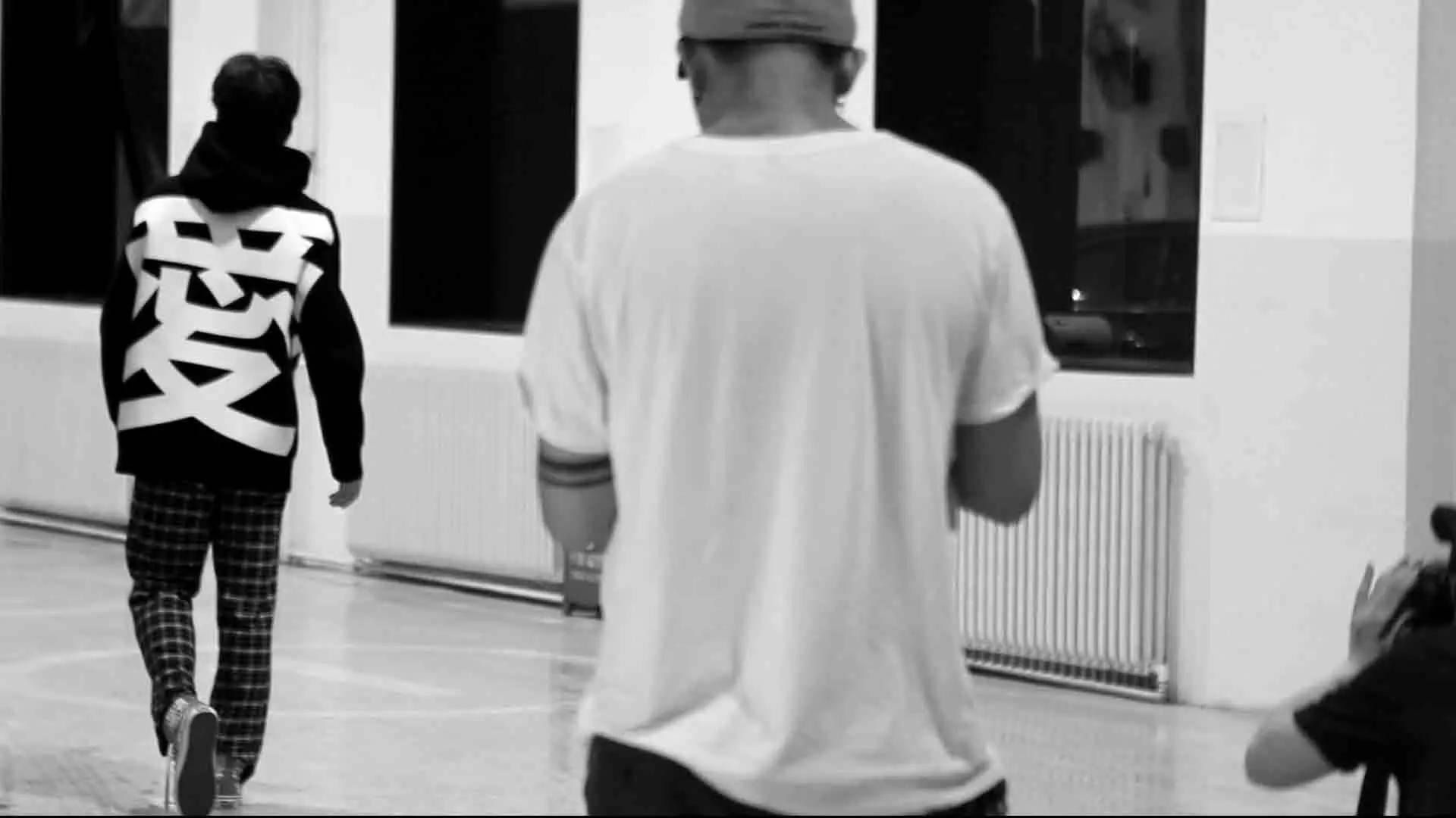 王嘉尔jackson军训,jackson王嘉尔烟嗓