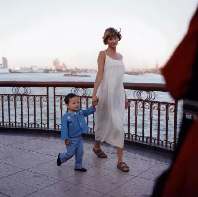 夏天最适合穿的拖鞋男,直男青年鞋子穿搭