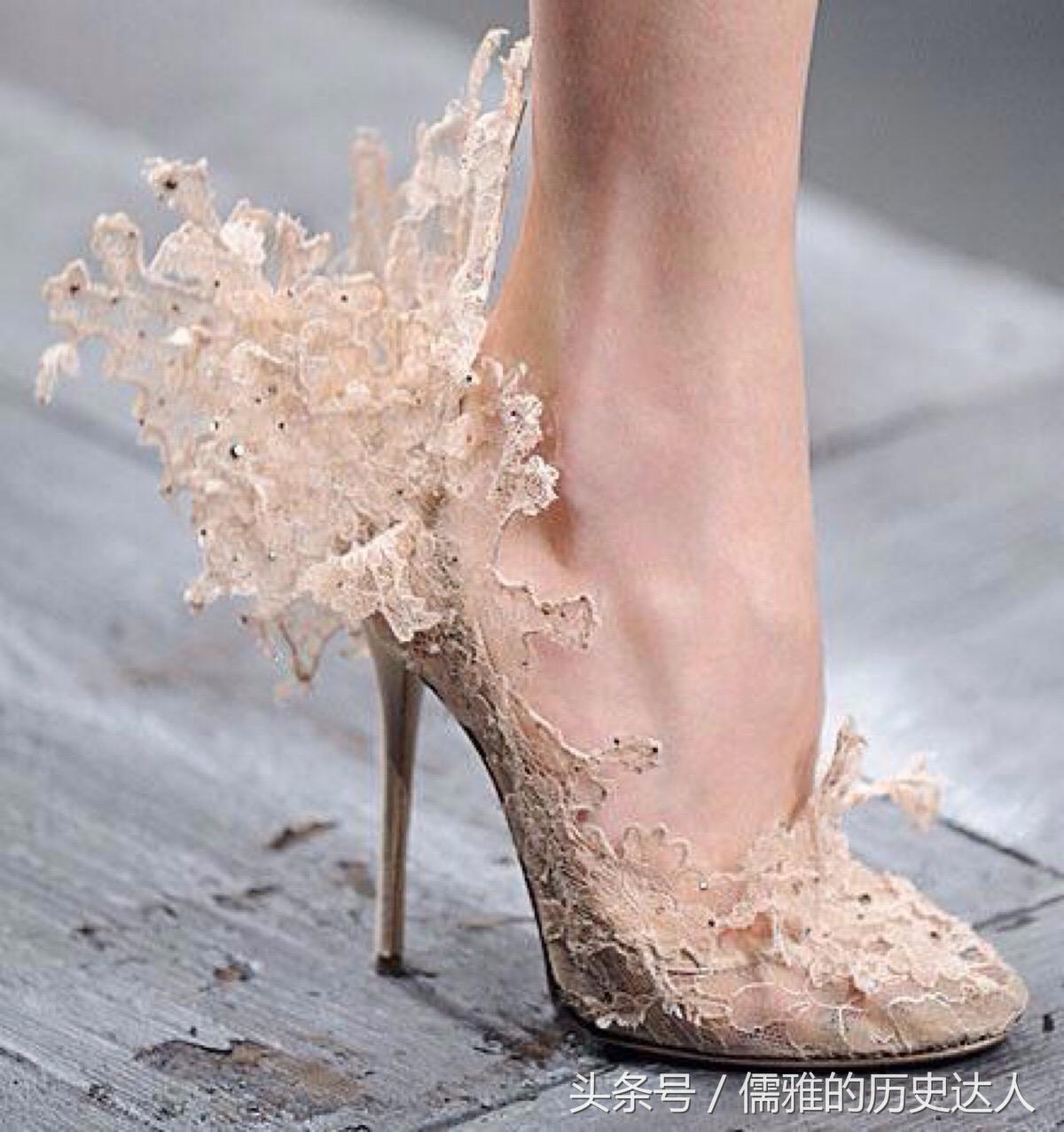 古代的缠足对女性的摧残有多大？为何古代男人们喜欢‘三寸金莲’