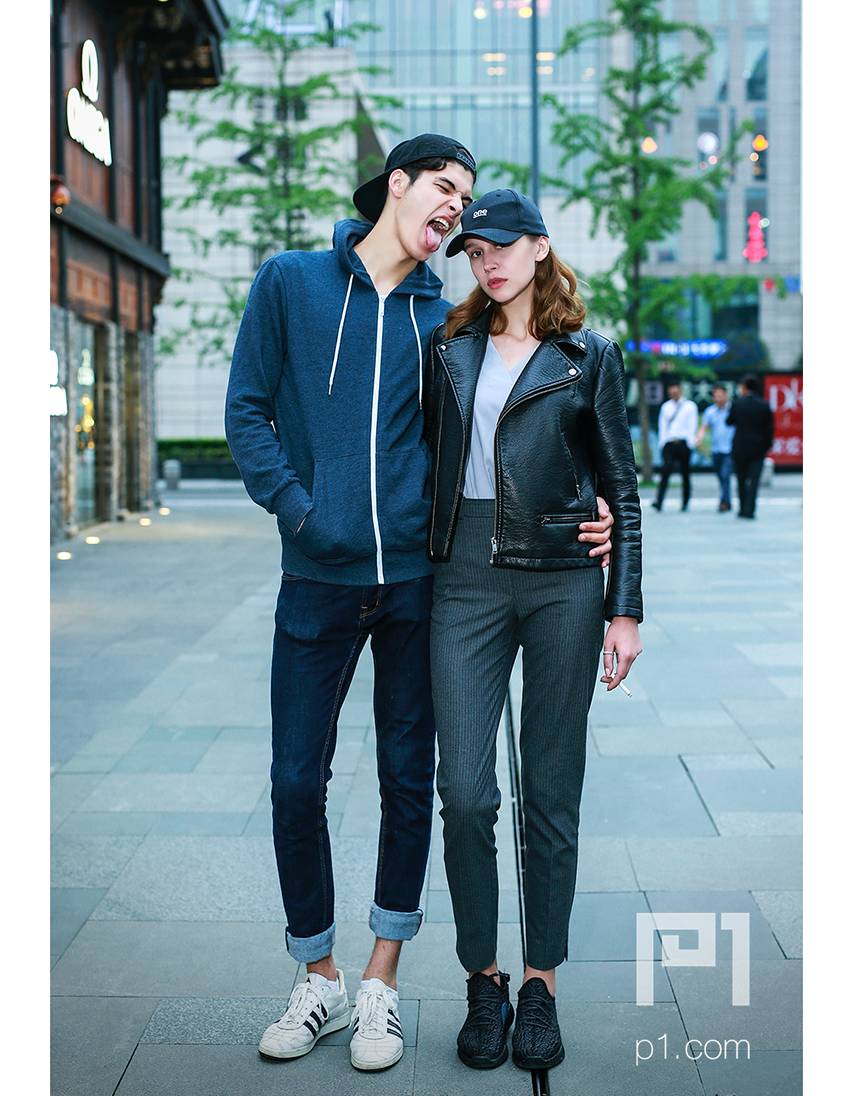 有这样一群摄影师，他们在街头用相机记录了成都人的时尚进化