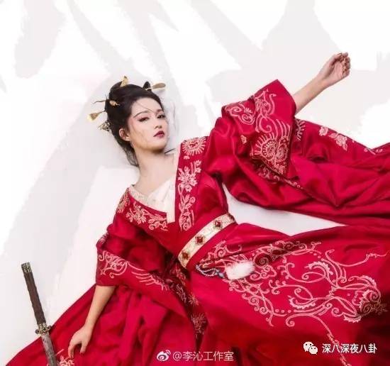 自从割双眼皮不算整容之后，娱乐圈不微调的女演员是真·不存在