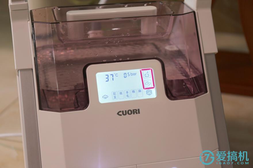 衣服皱皱巴巴没有熨斗怎么办,如何将皱巴巴衣服恢复原状呢