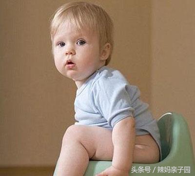 2岁孩子把屎把尿对小孩的危害,把屎把尿对宝宝的髋关节有危害吗