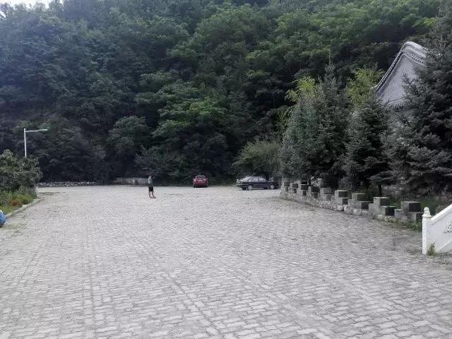 距京160公里,山水面积达5km²,双泉汇流誉为“十里画廊”