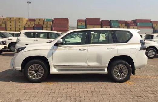 17款霸道2700豪华,丰田霸道进口17款27007座suv配置