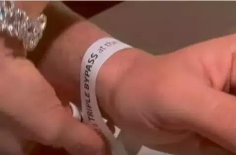 汉堡顶5斤肉,吃完心脏搭桥,代言人死了俩还有一群人抢着吃!