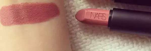 这些豆沙色口红,怎么涂都显白!