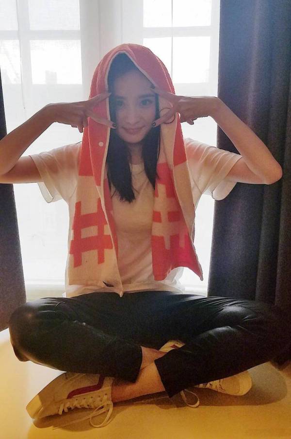 秋天入手这双高端休闲鞋无敌百搭,初秋必买的4双鞋穿10年都不过时