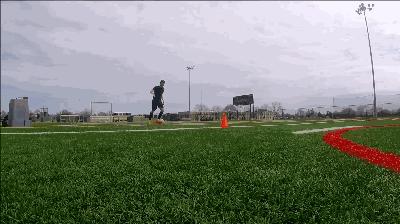 前锋简单过人动作,作为前锋应该要干嘛