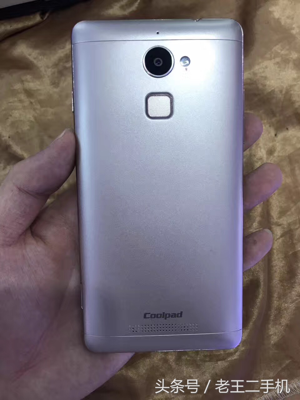 两三百的二手机能用吗,两三百块钱买什么二手机