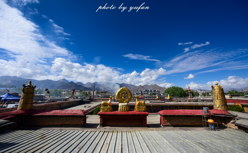 拉萨有哪几个寺庙,拉萨有一个建在山上的寺庙