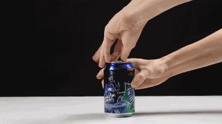 打开雪碧却喷的到处都是，这该怎么办？只要一招就能轻松解决！